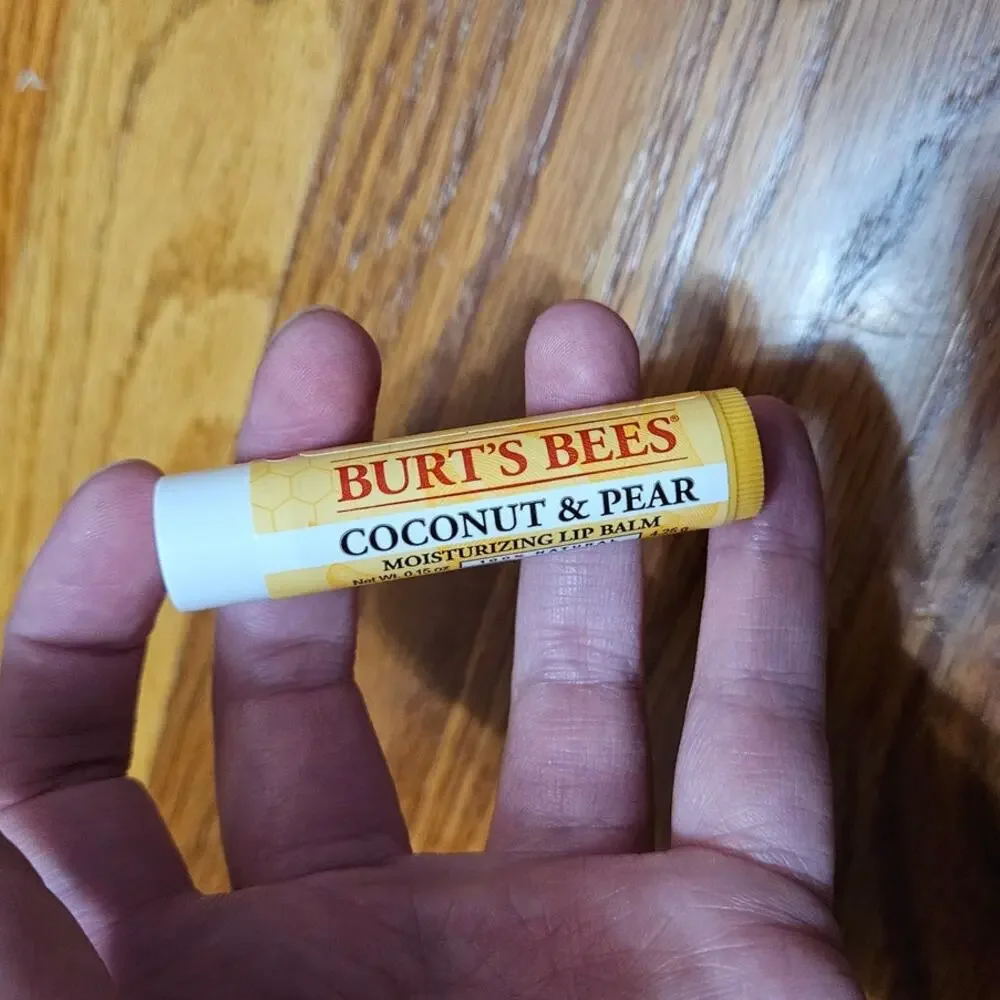 LOT Burt's Bees Coconut Pear Lip Balm Pinch of Suga Lip Scrub Coconut Lip Oil +1